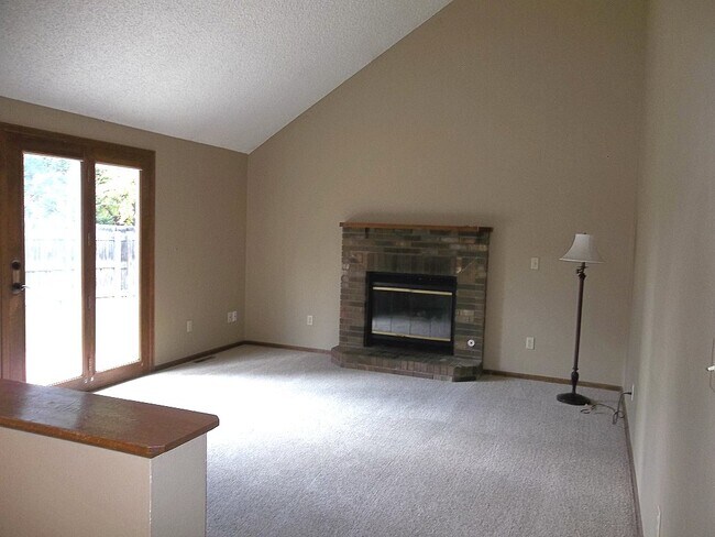 Photo - 2056 Westbourne Dr