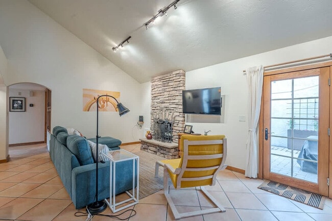 2112 N Squire Ave Unit SI ID1570268P