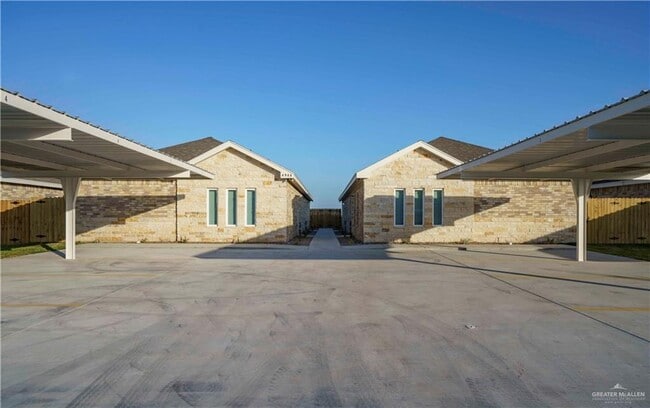 Building Photo - 31 Hiawatha Dr Unit 2