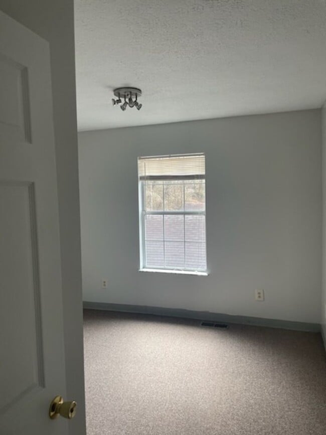 Photo - 170 Wertz Ave Unidad Apartment A