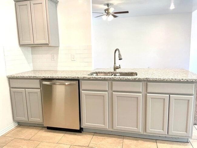 Photo - 914 Indian Plns Rd