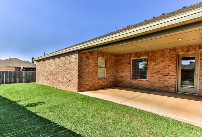 Photo - Half off first full month's rent "Experience Spacious Living: Stylish 3-Bed, 2-Bath Home in Lub...