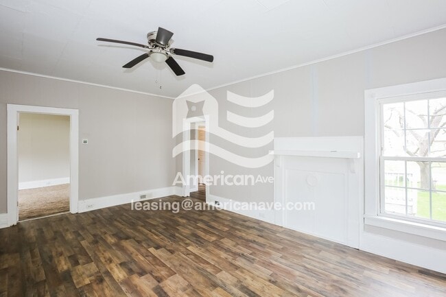 Photo - 122 W 12th St