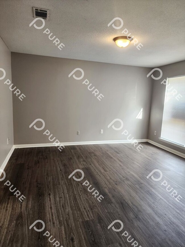 Photo - 14020 SW Wyandotte Dr