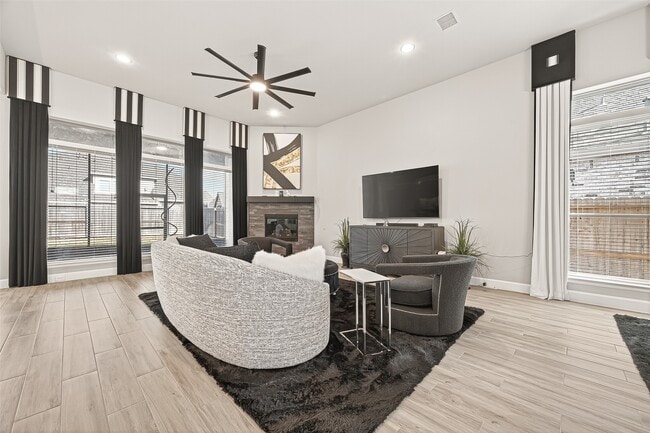 Photo - 2806 Sycamore Wood Trce