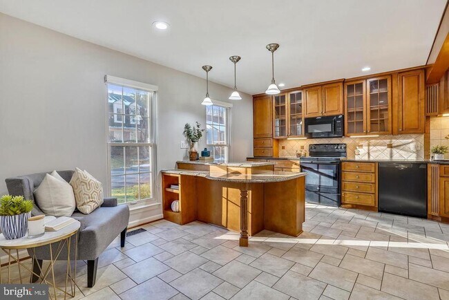 Photo - 9929 Hemlock Woods Ln