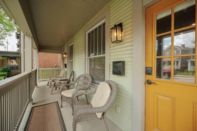 Photo - 1151 Summit St