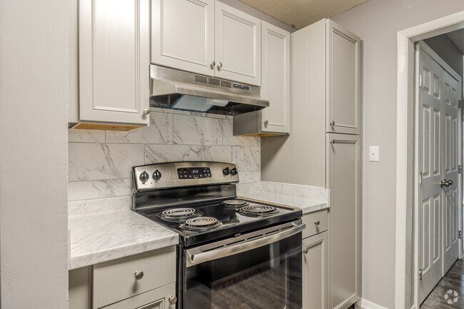 2BR, 1BA - 1,274SF - Kitchen