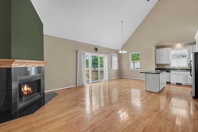 Photo - SPEICAL offer- MOVE IN READY 3 bedroom home!