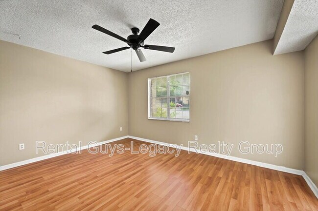 803 Kettering Way