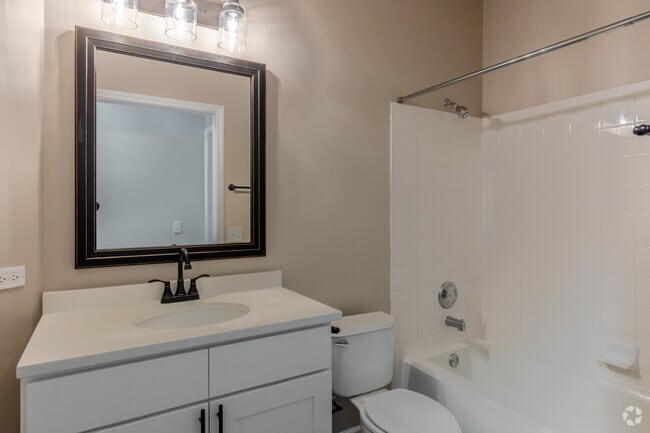 2BR, 2BA - 1,164SF - Second Bathroom
