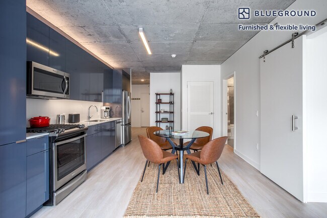 Photo - 311 W Illinois St Unit FL8-ID128