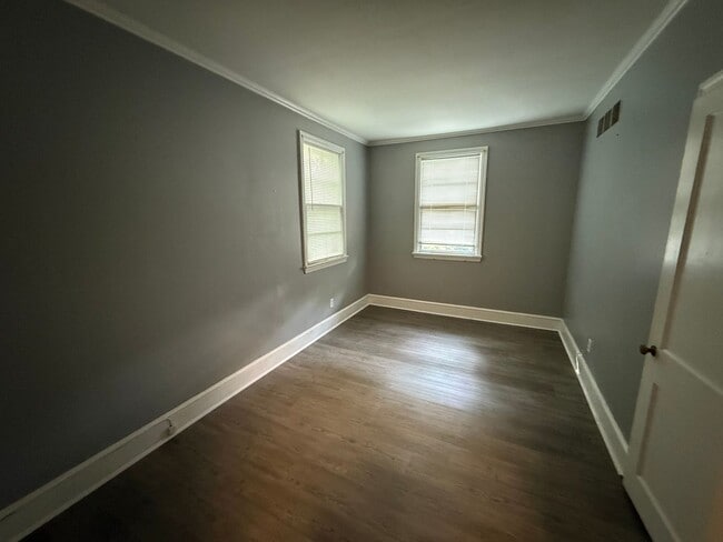 Photo - 202 E 11th St SE Unit Apt