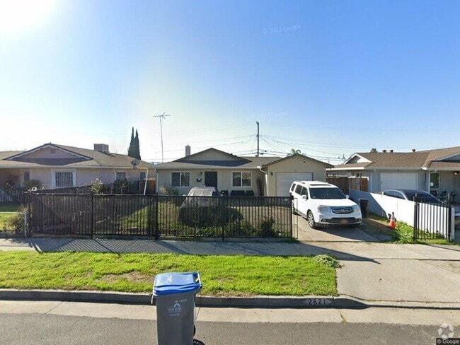 Building Photo - 2621 Sibelius Ave Rental