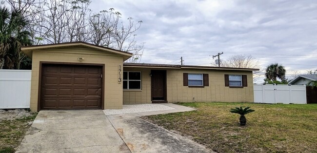 Photo - 1713 Shady Ln