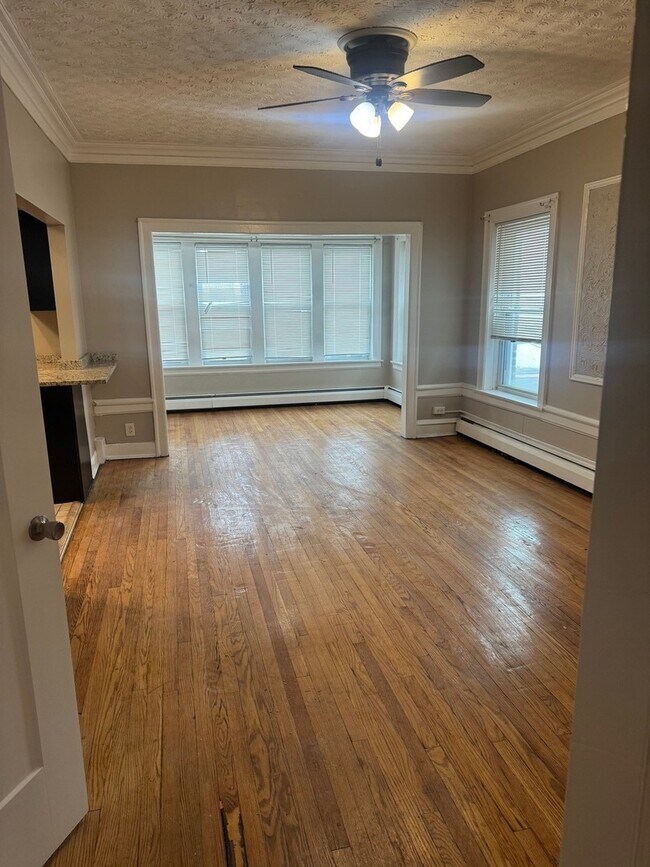 Photo - 6829 S Cornell Ave Unit 2