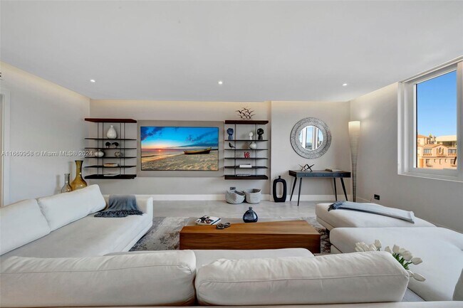Photo - 2301 Collins Ave Unit 634/635