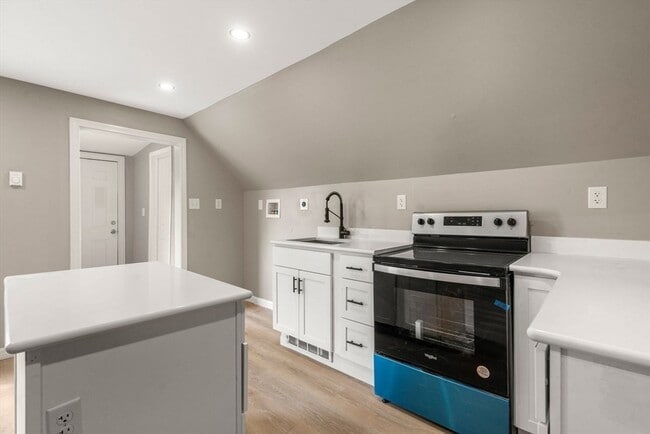 Photo - 52 Elliot St Unit 3