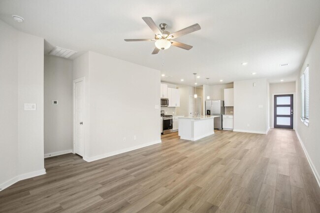 Photo - 252 Charles Rdg Dr