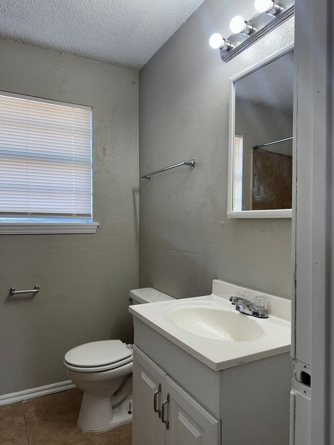 Photo - 4626 NW Ozmun Ave