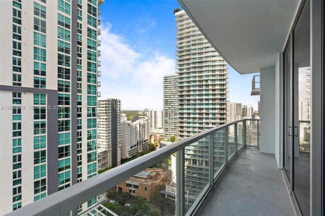 Photo - 1050 Brickell Ave Unidad 2112