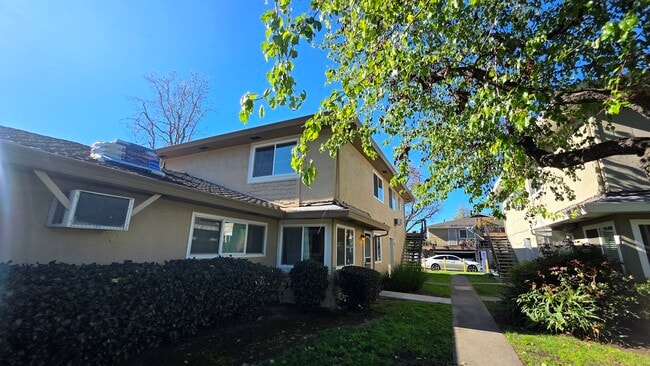 Photo - 847 Gilchrist Dr Unit 2