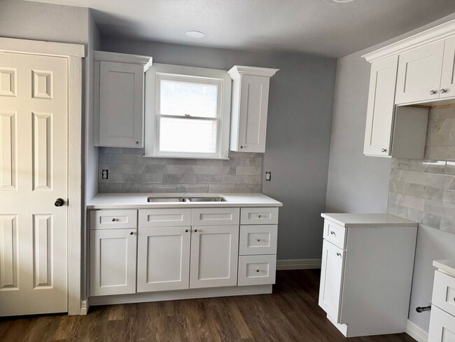 Photo - Cute 1/1 Cottage Available for Lease!