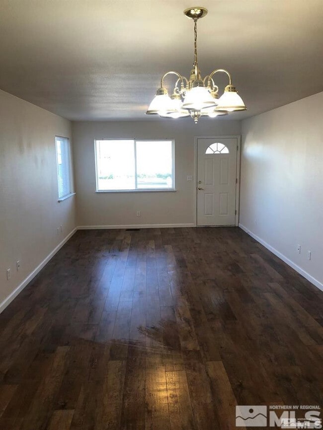 Photo - 122 N Broadway St