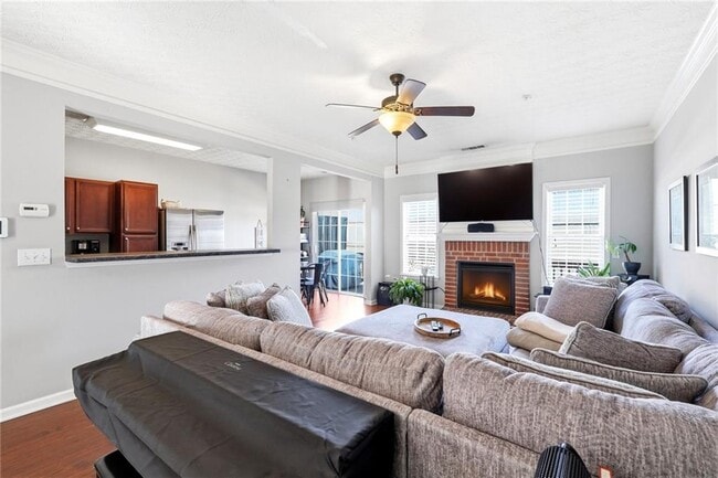 Photo - 410 Lantern Ln