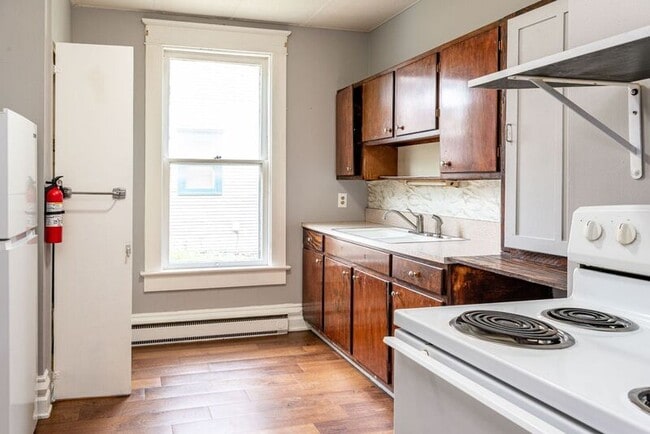 Photo - 109 S State St