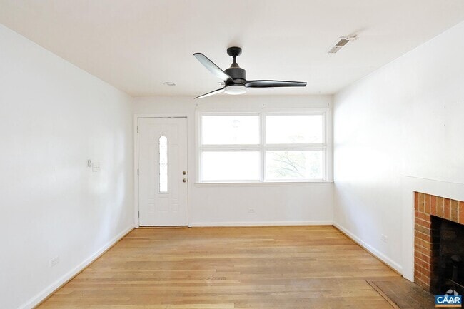 Building Photo - 2307 Crestmont Ave Rental