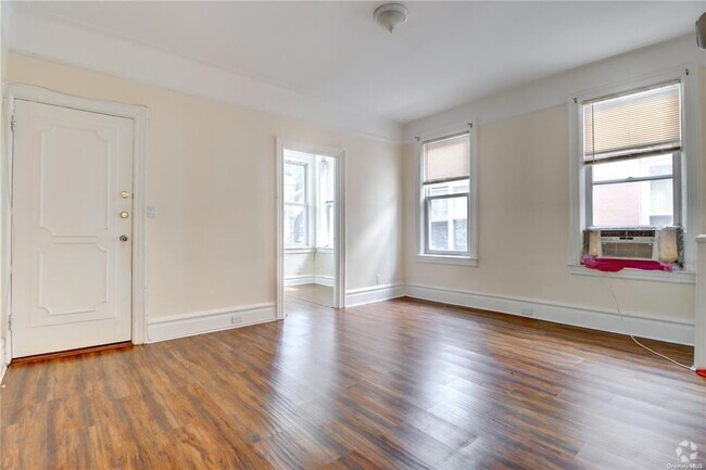 Building Photo - 88-24 81st Ave Unit 1F Rental