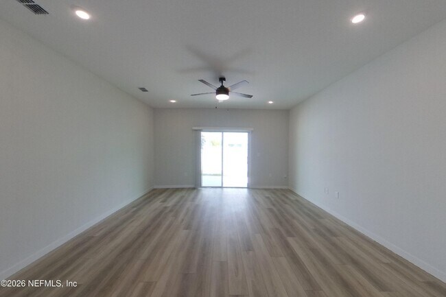 Photo - 64 Brazil Nut Cir