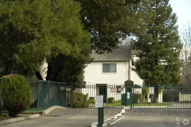 Photo - Country Hollow Apartments