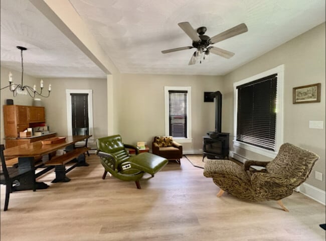 Photo - 98 Delaware Ave