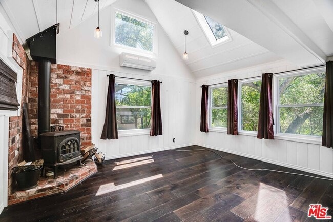 Building Photo - 638 N Topanga Canyon Blvd Rental