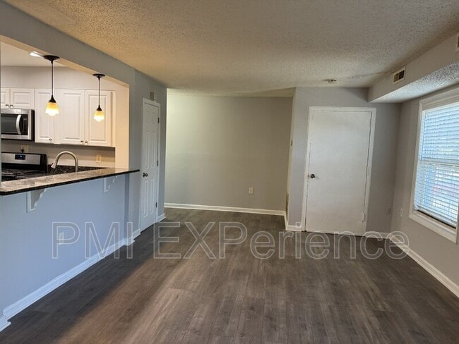 Photo - 3815 Swann Rd Unit Apt 104