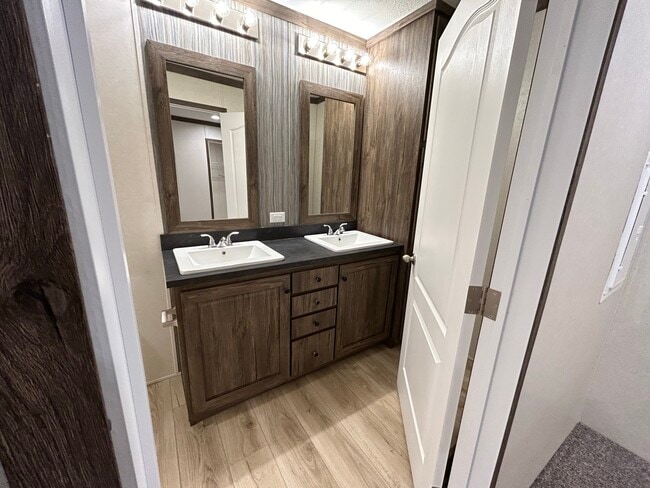 Photo - 3617 N Grand Ave E