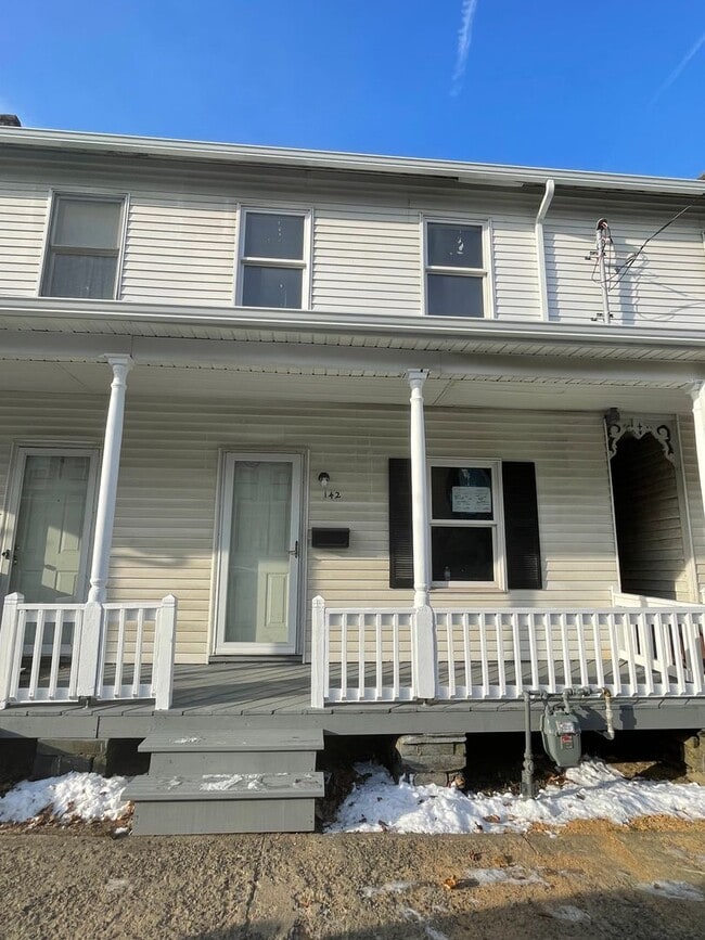 Building Photo - Fully Renovated 4BR Home – Move-In Ready with Spacious Layout & Modern Upgrades!