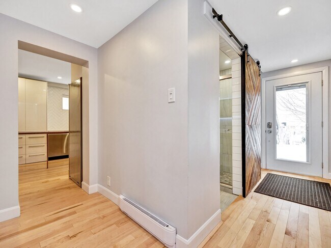 Photo - 135 Hinchey Av Unit 1