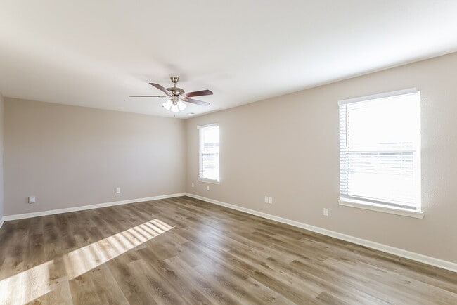 Photo - 450 Lake Shore Ct