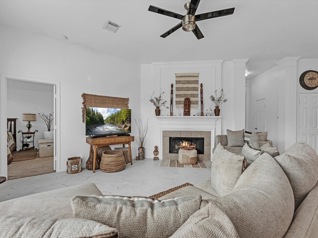 Photo - 5805 Windy Knoll Ln