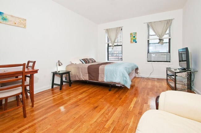Building Photo - 304A E 82nd St Rental