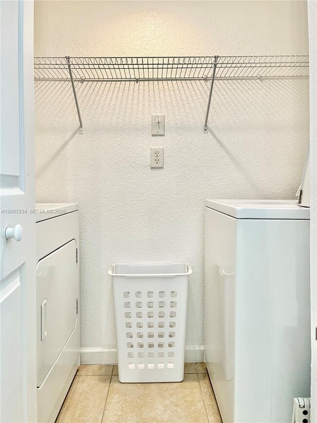 Photo - 221 SW Palm Dr Unit 306
