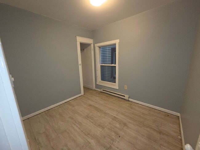 Photo - 1210 E 10th St