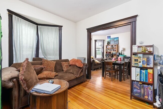 Building Photo - 34 Belknap St Unit 1 Rental
