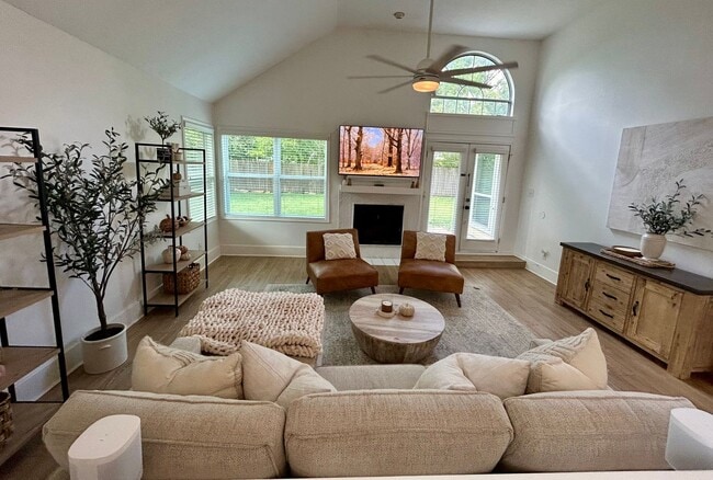 Photo - 1303 Bayou Woods Dr