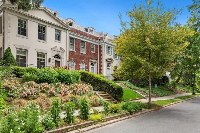 Photo - Available Now! 4 Bedroom  3.5  Bathroom To...