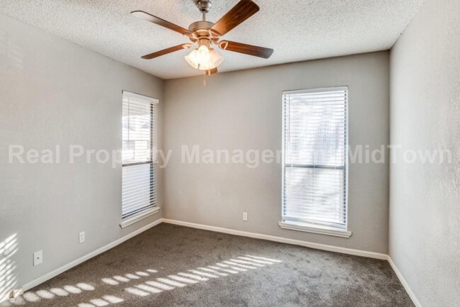 Photo - 1101 Calico Ln