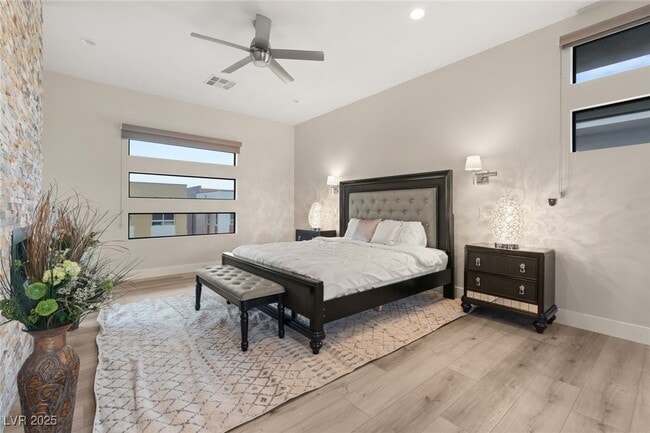 Photo - 74 Pristine Glen St